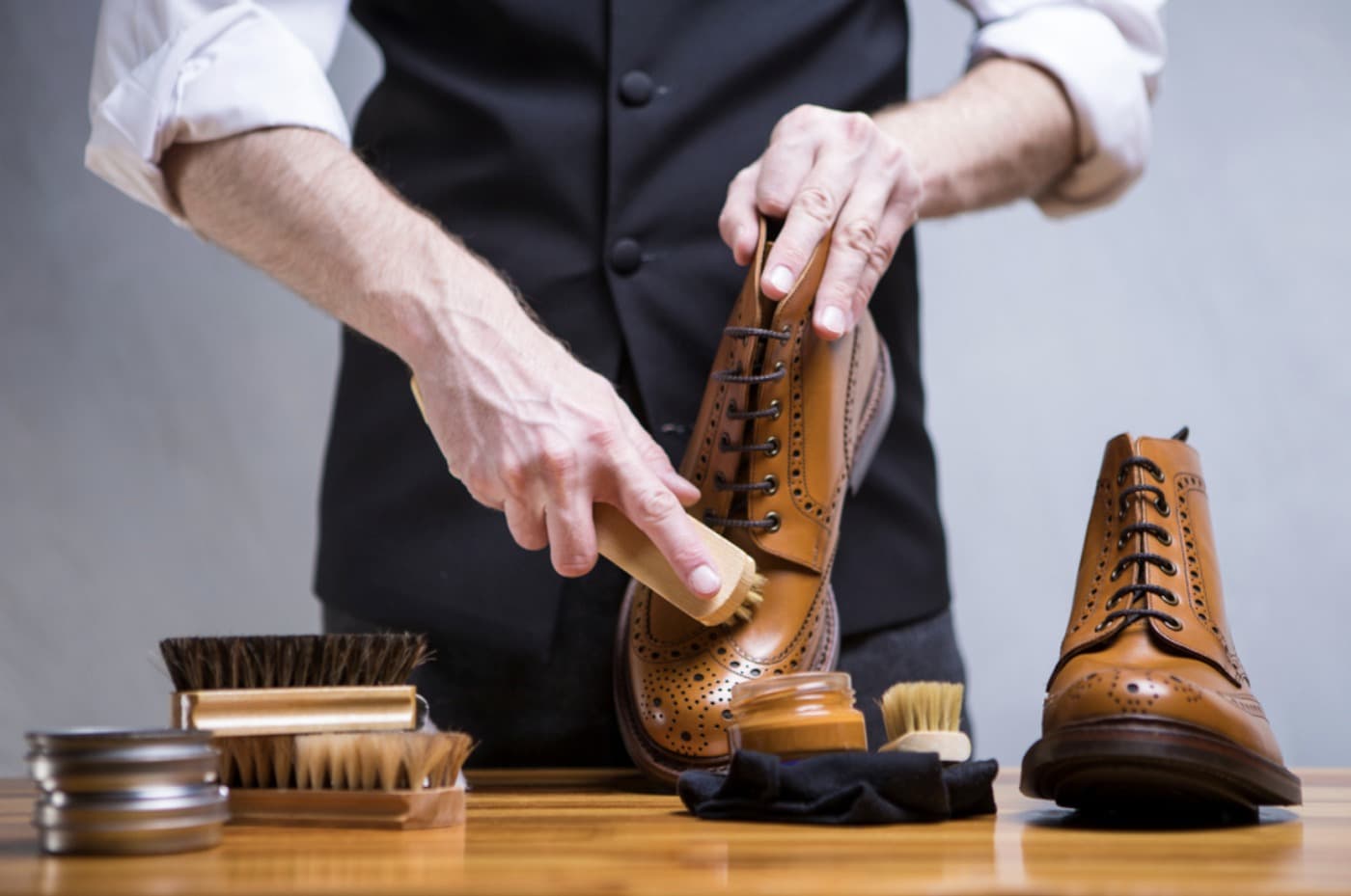 Deleathercraft The Best Shoe Laundry And Cleaning Service Near Me