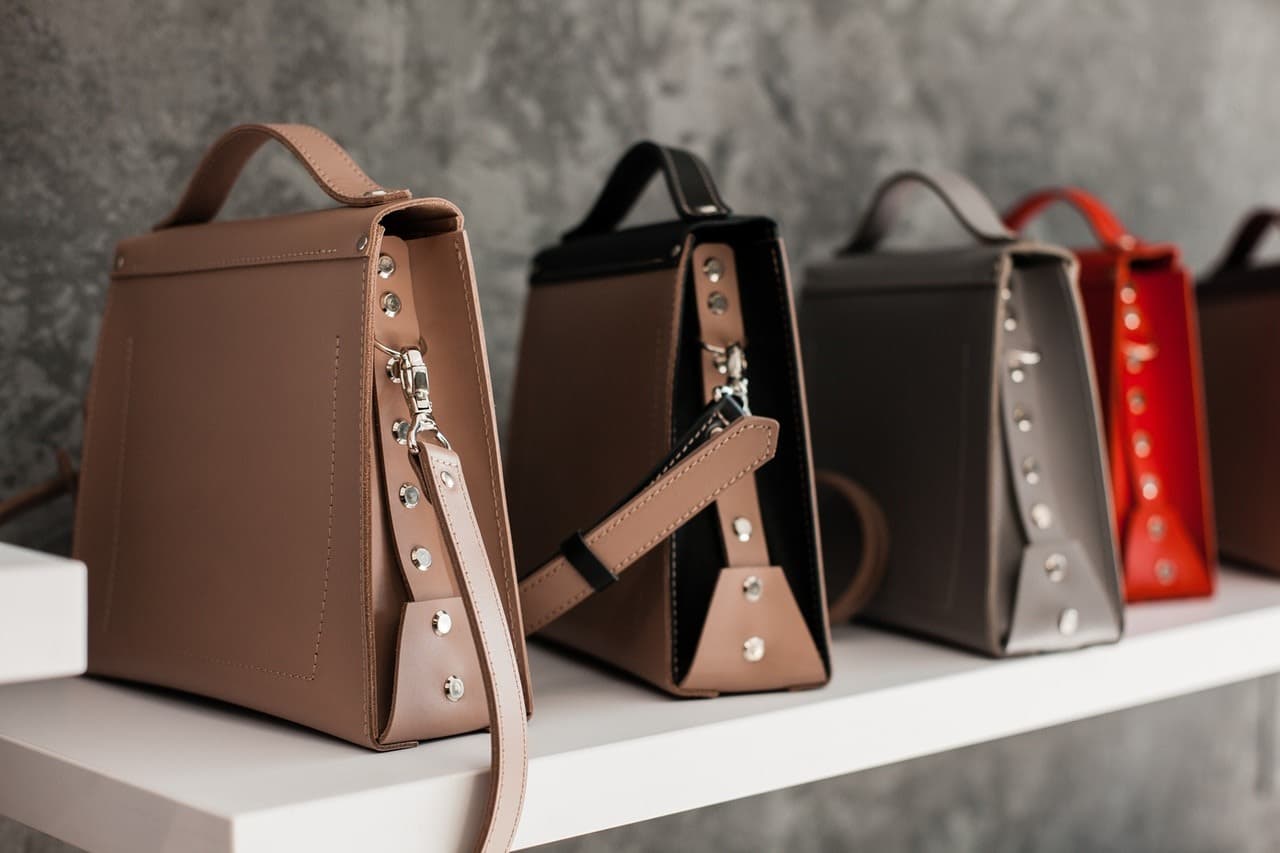 How To Store Leather Purses?